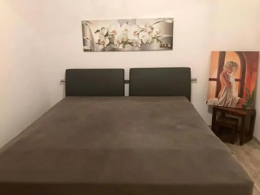 Bezauberndes Gaestehaus Mit Terrasse Nuremberg